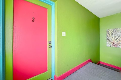 Apartamento en alquiler en Madeira Beach, Florida, 1 dormitorio, 69.68 m2 № 1915883 - foto 11