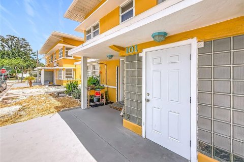 Apartamento en alquiler en Madeira Beach, Florida, 1 dormitorio, 69.68 m2 № 1915883 - foto 8