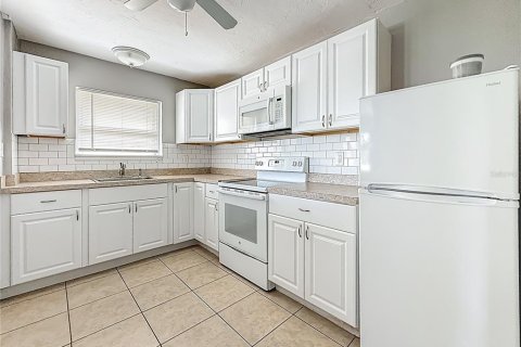 Apartamento en alquiler en Madeira Beach, Florida, 1 dormitorio, 69.68 m2 № 1915883 - foto 17