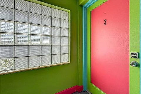 Apartamento en alquiler en Madeira Beach, Florida, 1 dormitorio, 69.68 m2 № 1915883 - foto 9