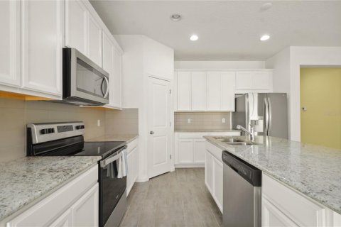 Купить виллу или дом в Деланд, Флорида 6 комнат, 180.51м2, № 2233322 - фото 8