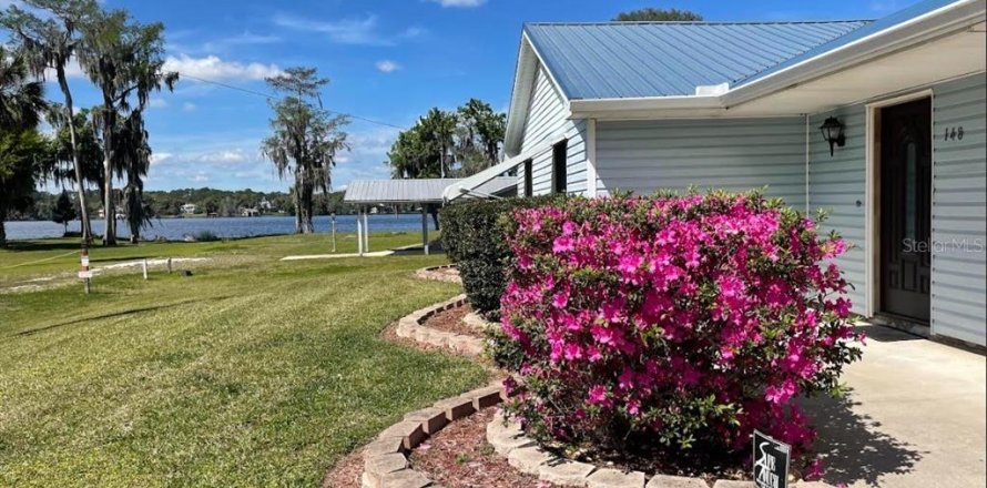 Casa en Crescent City, Florida 3 dormitorios, 141.68 m2 № 2287992