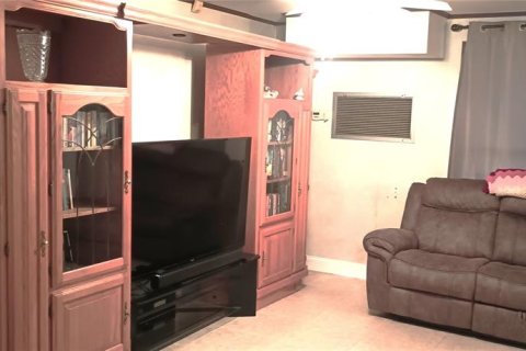 Casa en venta en Crescent City, Florida, 3 dormitorios, 141.68 m2 № 2287992 - foto 9