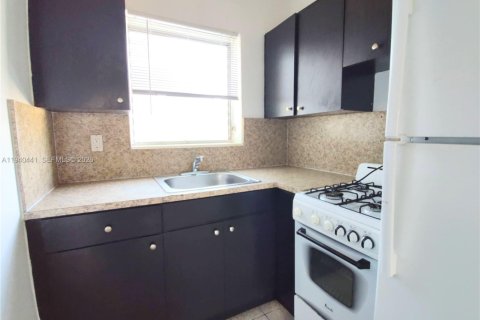 Villa ou maison à louer à Miami, Floride: 437.76 m2 № 1998302 - photo 5