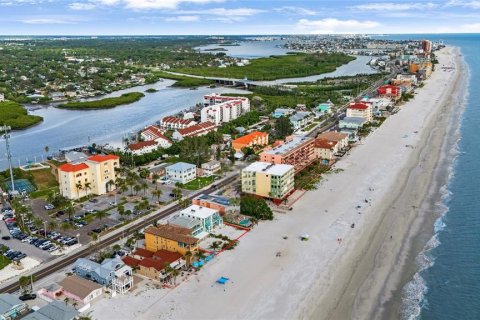 Commercial property in Indian Shores, Florida № 1847192 - photo 3