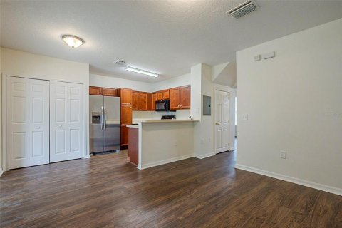 Adosado en venta en Brandon, Florida, 3 dormitorios, 140.1 m2 № 1910906 - foto 12
