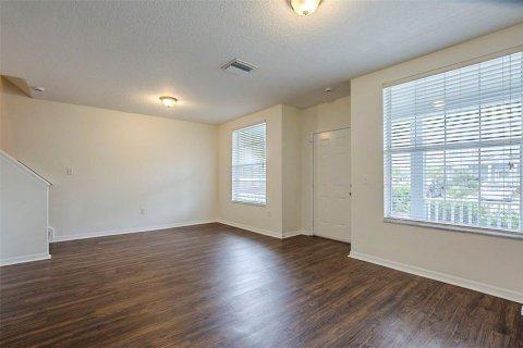 Adosado en venta en Brandon, Florida, 3 dormitorios, 140.1 m2 № 1910906 - foto 3