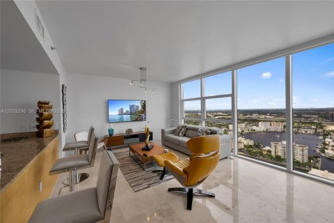 Copropriété à vendre à Hallandale Beach, Floride: 1 chambre, 80.92 m2 № 2145758 - photo 2
