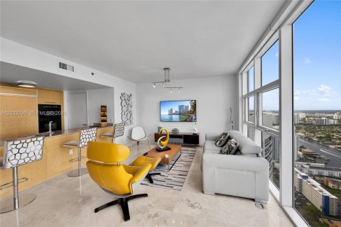 Copropriété à vendre à Hallandale Beach, Floride: 1 chambre, 80.92 m2 № 2145758 - photo 3