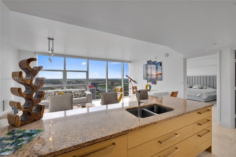 Copropriété à vendre à Hallandale Beach, Floride: 1 chambre, 80.92 m2 № 2145758 - photo 14