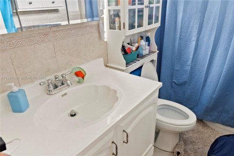 Casa en alquiler en Fort Lauderdale, Florida, 5 dormitorios, 152.45 m2 № 2026398 - foto 7