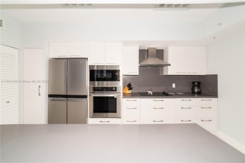 Condo in Sunny Isles Beach, Florida, 3 bedrooms № 2081441 - photo 16