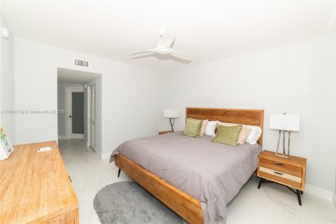 Condo in Sunny Isles Beach, Florida, 3 bedrooms № 2081441 - photo 28