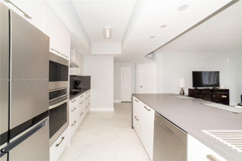 Condo in Sunny Isles Beach, Florida, 3 bedrooms № 2081441 - photo 19