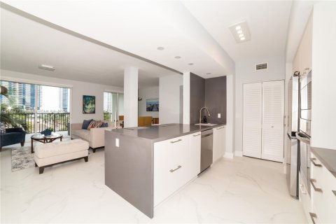 Condo in Sunny Isles Beach, Florida, 3 bedrooms № 2081441 - photo 18