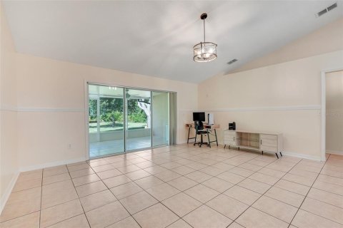 House in Kissimmee, Florida 4 bedrooms, 205.04 sq.m. № 1856547 - photo 14