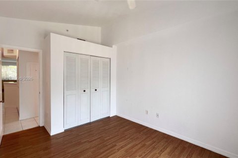 Townhouse in Sunrise, Florida 3 bedrooms, 130.9 sq.m. № 2083822 - photo 25