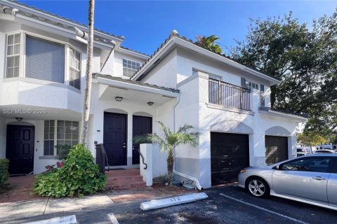 Townhouse in Sunrise, Florida 3 bedrooms, 130.9 sq.m. № 2083822 - photo 2