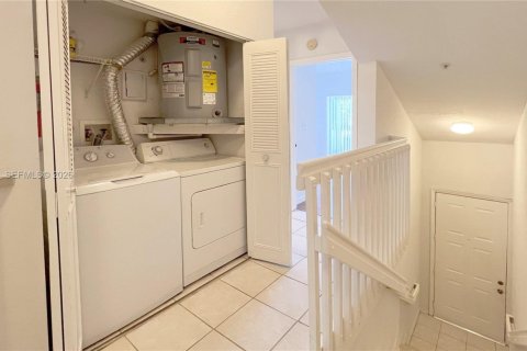 Townhouse in Sunrise, Florida 3 bedrooms, 130.9 sq.m. № 2083822 - photo 13
