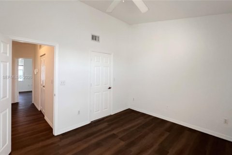 Townhouse in Sunrise, Florida 3 bedrooms, 130.9 sq.m. № 2083822 - photo 19