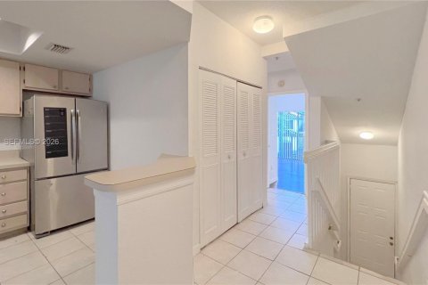 Townhouse in Sunrise, Florida 3 bedrooms, 130.9 sq.m. № 2083822 - photo 17