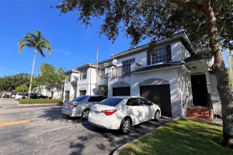 Townhouse in Sunrise, Florida 3 bedrooms, 130.9 sq.m. № 2083822