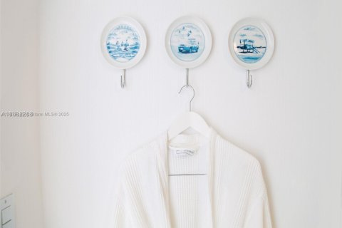 Купить кондоминиум в Майами-Бич, Флорида 1 спальня, 64.66м2, № 2037097 - фото 11