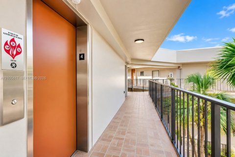 Copropriété à louer à Miami, Floride: 2 chambres, 89.65 m2 № 2418184 - photo 28