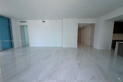 Condominio en venta en Sunny Isles Beach, Florida, 2 dormitorios, 155.61 m2 № 1935875 - foto 23