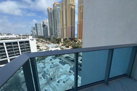 Condominio en venta en Sunny Isles Beach, Florida, 2 dormitorios, 155.61 m2 № 1935875 - foto 13