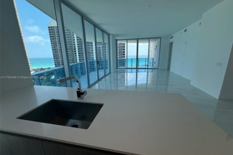 Condominio en venta en Sunny Isles Beach, Florida, 2 dormitorios, 155.61 m2 № 1935875 - foto 7