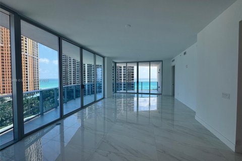 Condominio en venta en Sunny Isles Beach, Florida, 2 dormitorios, 155.61 m2 № 1935875 - foto 8