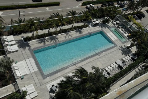 Condominio en venta en Sunny Isles Beach, Florida, 2 dormitorios, 155.61 m2 № 1935875 - foto 27