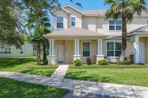 Touwnhouse à vendre à Clermont, Floride: 3 chambres, 140.47 m2 № 1788260 - photo 1