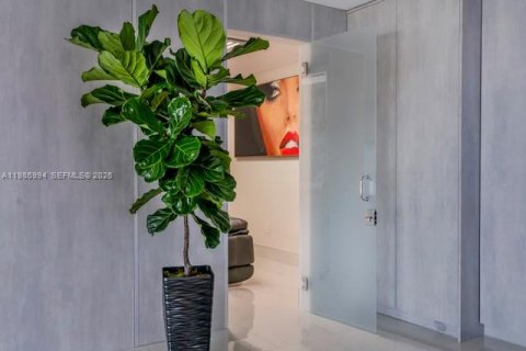 Condo in Sunny Isles Beach, Florida, 3 bedrooms № 2145926 - photo 6