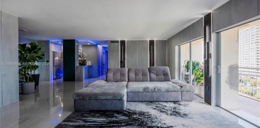 Condo in Sunny Isles Beach, Florida, 3 bedrooms № 2145926