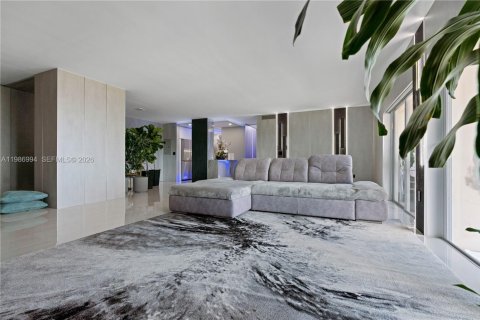 Condo in Sunny Isles Beach, Florida, 3 bedrooms № 2145926 - photo 2