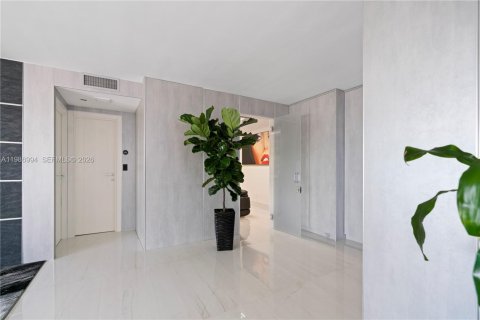 Condo in Sunny Isles Beach, Florida, 3 bedrooms № 2145926 - photo 5