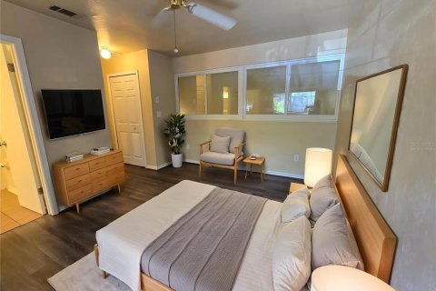 Adosado en venta en Gainesville, Florida, 2 dormitorios, 102.75 m2 № 2217622 - foto 14