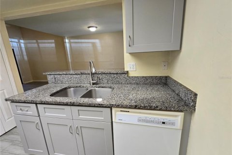 Adosado en venta en Gainesville, Florida, 2 dormitorios, 102.75 m2 № 2217622 - foto 11