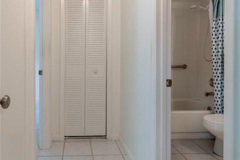 Купить кондоминиум в Дебари, Флорида 8 комнат, 109.44м2, № 2410386 - фото 8