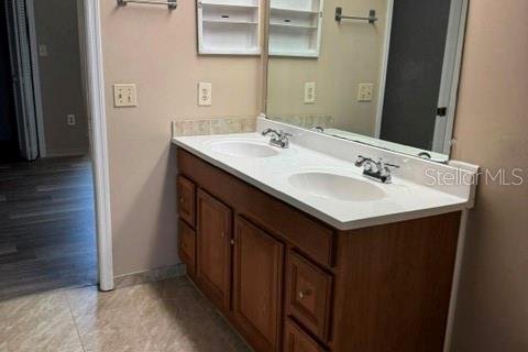 Townhouse in New Port Richey, Florida 2 bedrooms, 114.83 sq.m. № 2215819 - photo 21