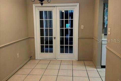 Townhouse in New Port Richey, Florida 2 bedrooms, 114.83 sq.m. № 2215819 - photo 4