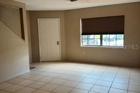 Townhouse in New Port Richey, Florida 2 bedrooms, 114.83 sq.m. № 2215819 - photo 2