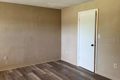 Townhouse in New Port Richey, Florida 2 bedrooms, 114.83 sq.m. № 2215819 - photo 6