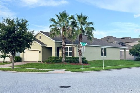 House in Orlando, Florida 4 bedrooms, 173.91 sq.m. № 1842095 - photo 1