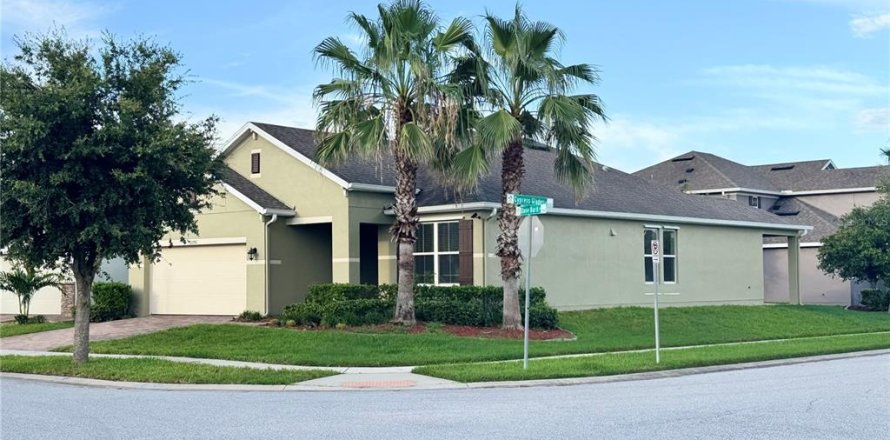 House in Orlando, Florida 4 bedrooms, 173.91 sq.m. № 1842095