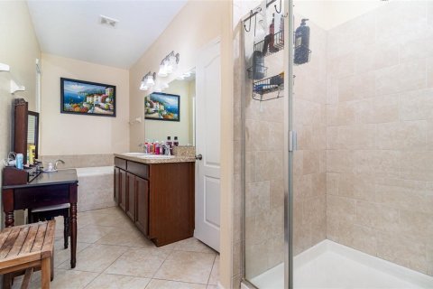 House in Apopka, Florida 3 bedrooms, 170.66 sq.m. № 1773828 - photo 19