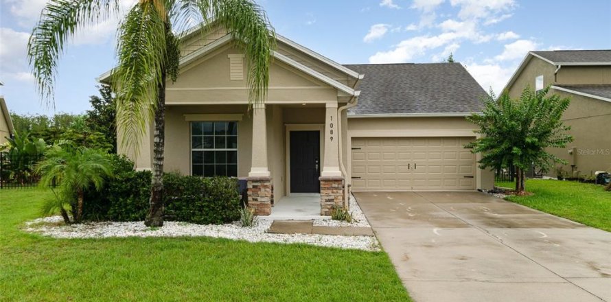 House in Apopka, Florida 3 bedrooms, 170.66 sq.m. № 1773828