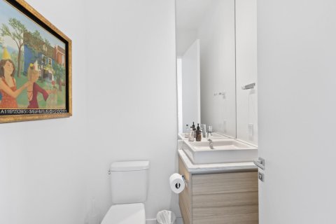 Condo in Miami, Florida, 3 bedrooms  № 1996194 - photo 27